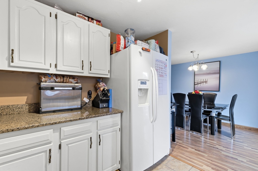 37 Grammont Road Worcester, MA 01607 - Photo 12 of 37