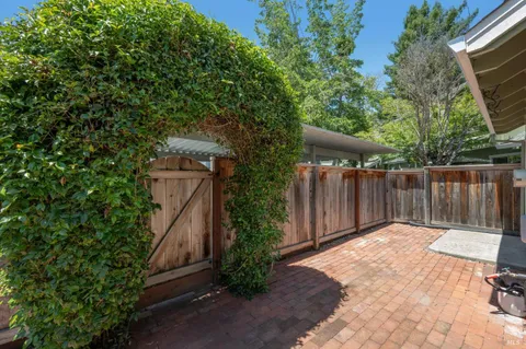 $425,000 | 734 Racquet Club Circle, Rohnert Park, CA 94928