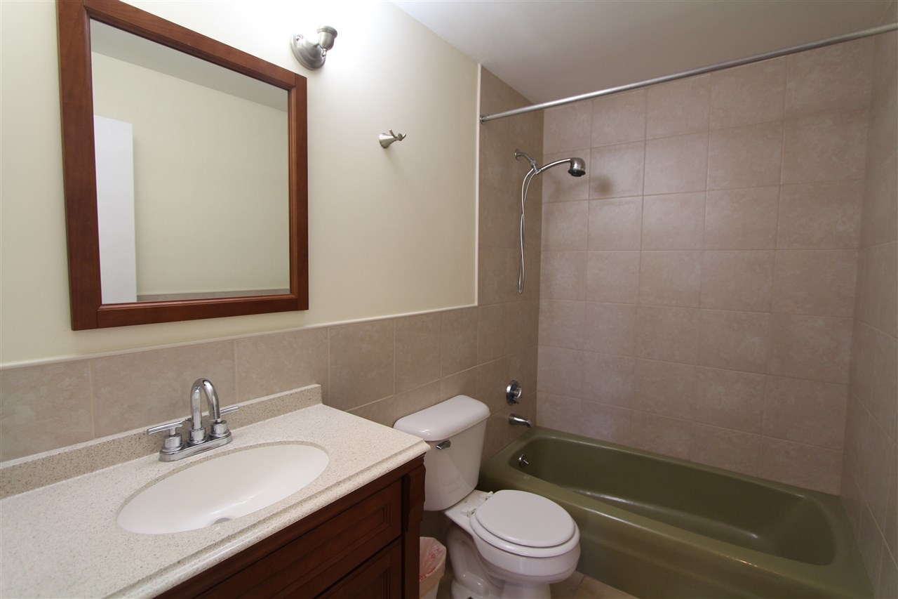 132 English Village Road, Unit 301 Manchester, NH 03102 - Photo 10 of 14