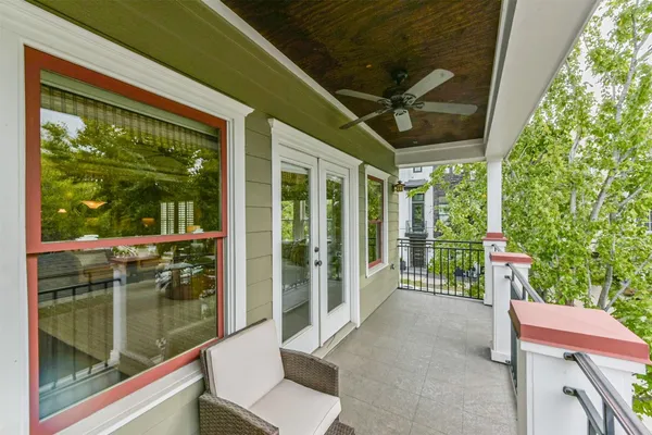 $608,000 | 240 East Woodland Street, Houston, TX 77009