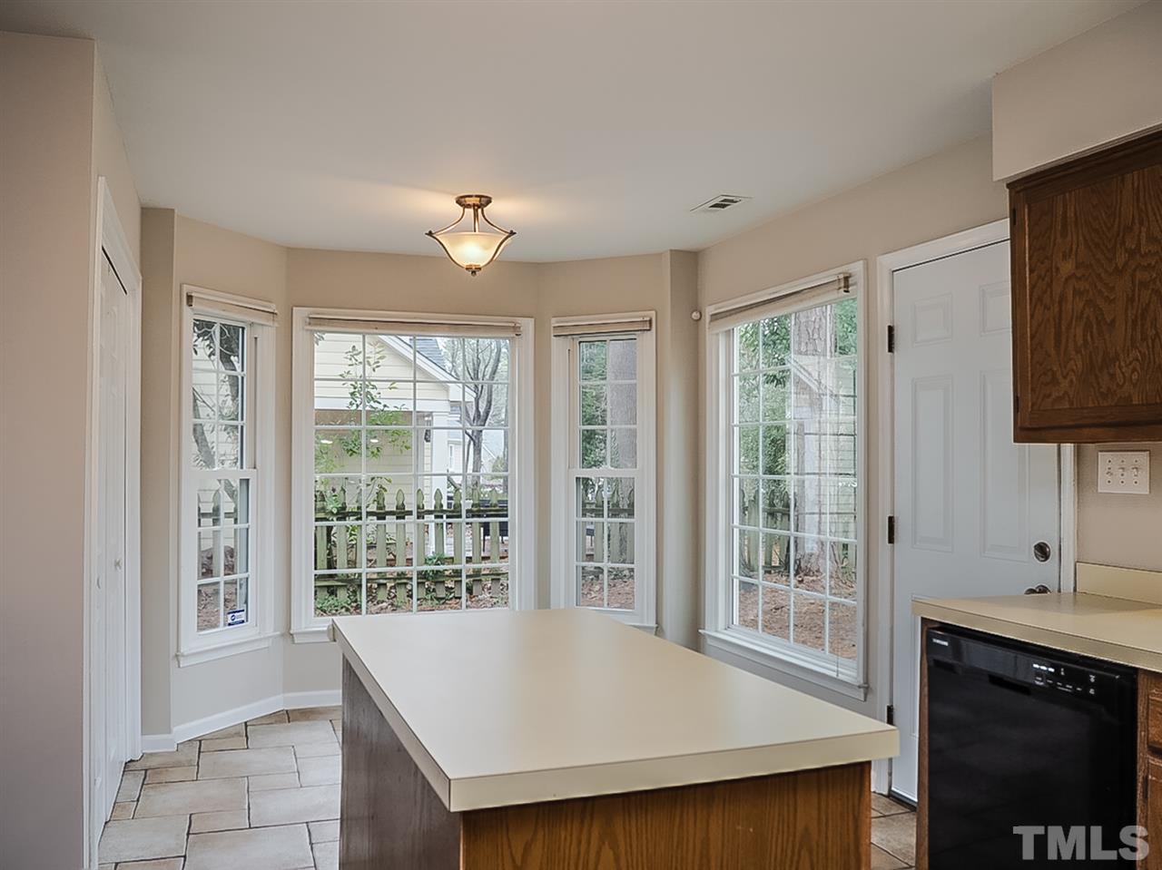 5813 Edgebury Road Raleigh, NC 27613 - Photo 3 of 21