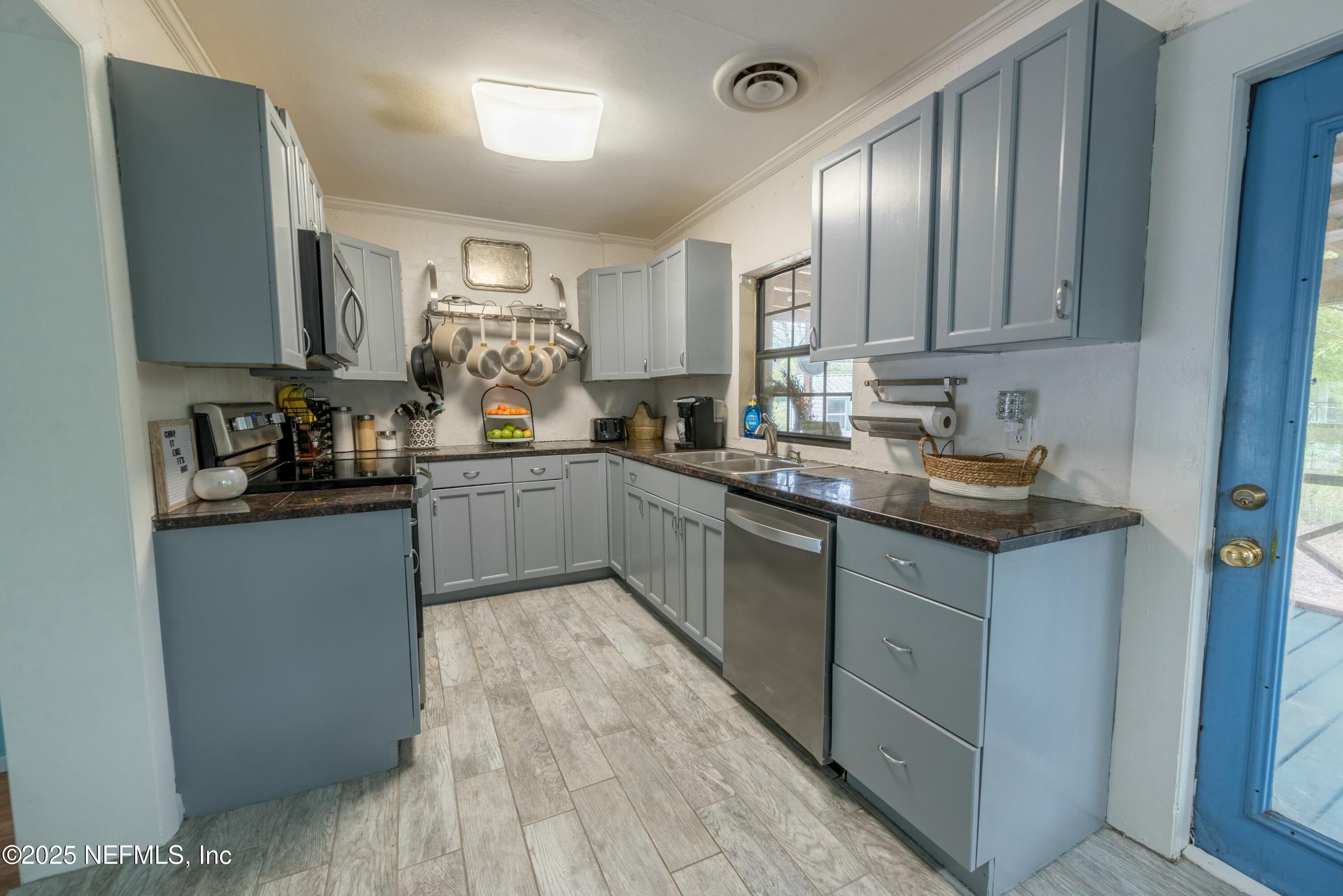 1208 Johns Drive Starke, FL 32091 - Photo 11 of 88 tempImagee4hlUX