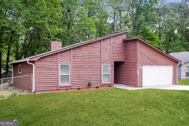 $1,645 | 6310 Beethoven Circle, Riverdale, GA 30296