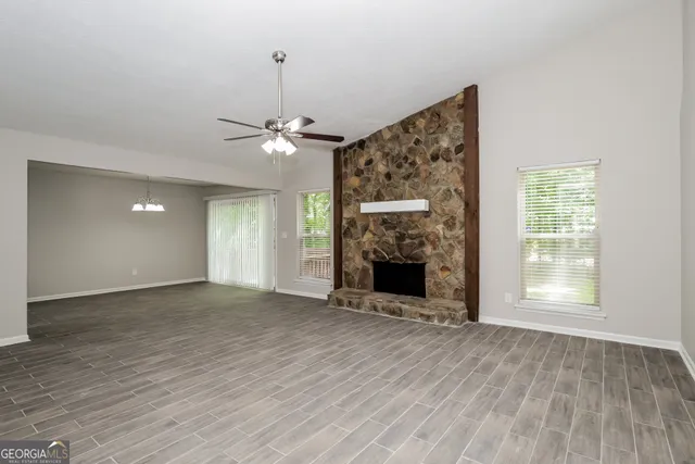 $1,645 | 6310 Beethoven Circle, Riverdale, GA 30296