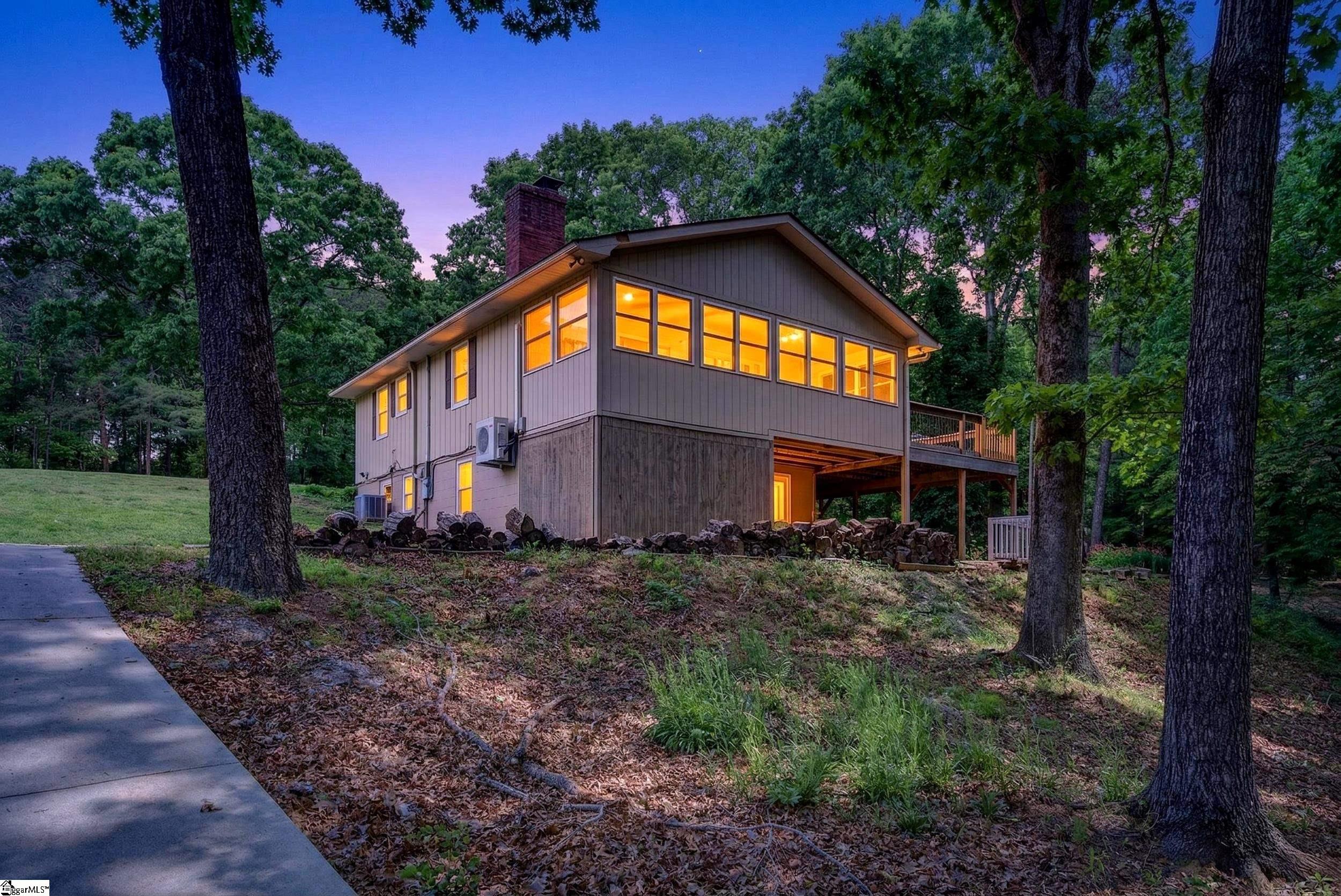 245 Perry Circle Townville, SC 29689 - Photo 3 of 42