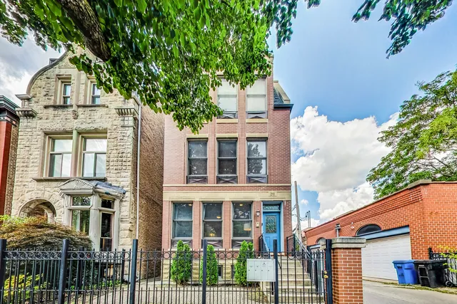 $499,000 | 218 South Laflin Street, Unit 101, Chicago, IL 60607