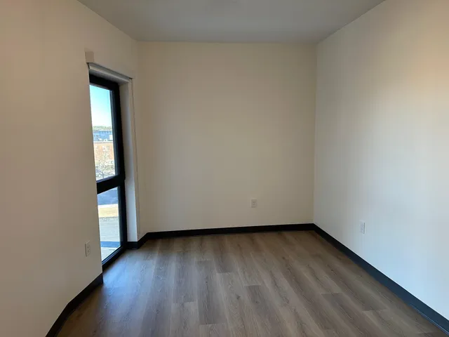 $2,695 | 55 North Main Street, Unit 404, Rochester, NH 03867