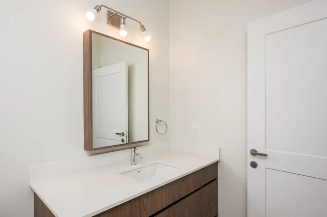 $2,695 | 55 North Main Street, Unit 404, Rochester, NH 03867