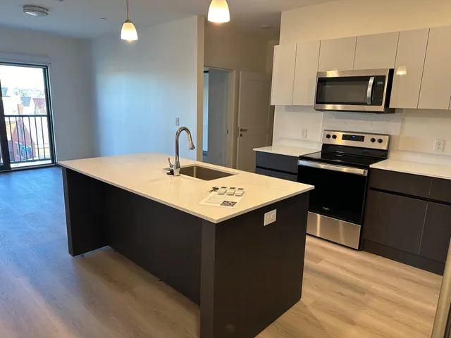 $2,695 | 55 North Main Street, Unit 404, Rochester, NH 03867