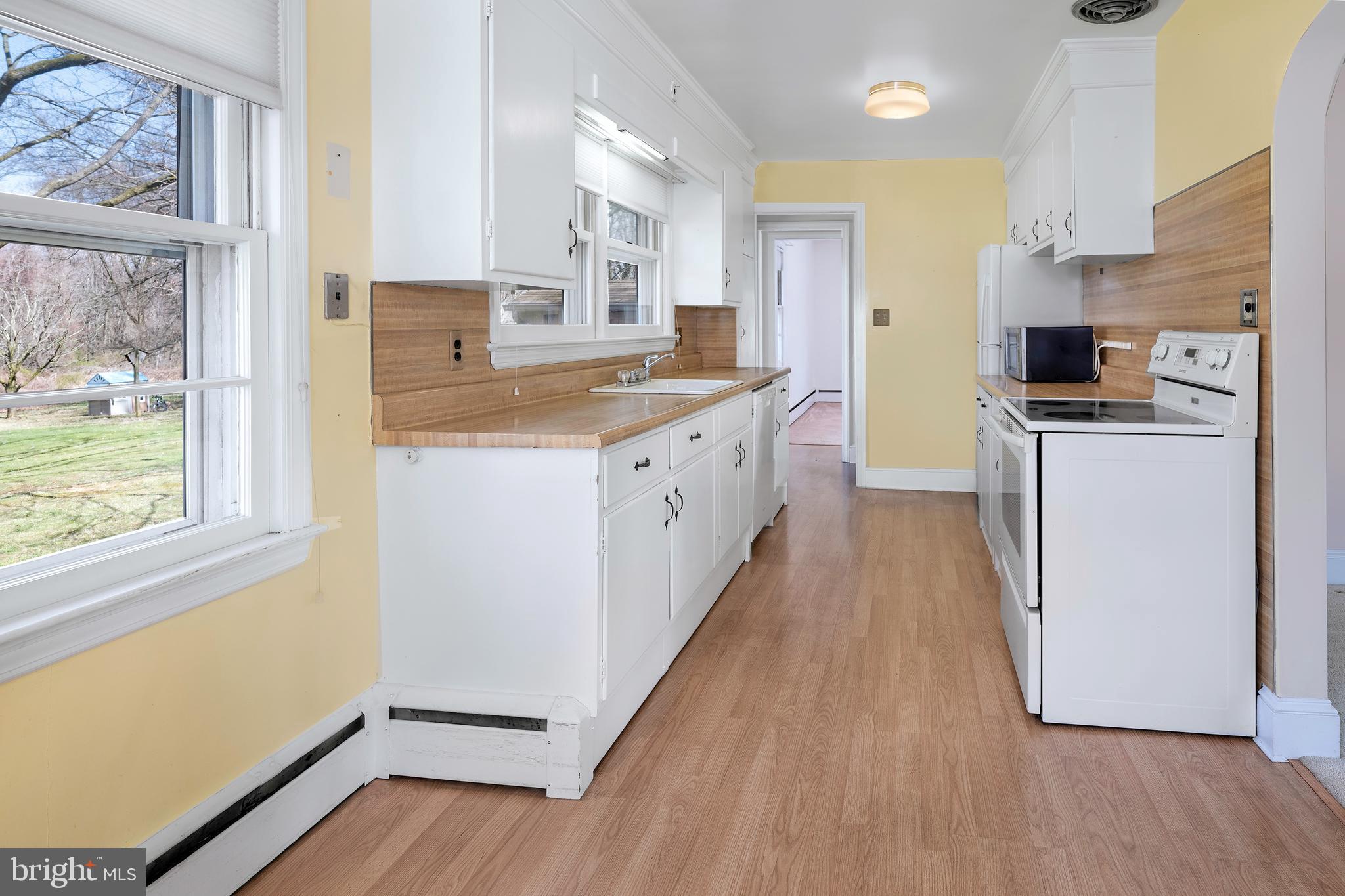 19 Federal City Road Ewing, NJ 08638 - Photo 8 of 26