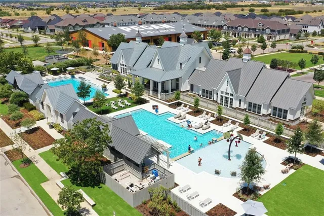 an aerial view of a tennis court
