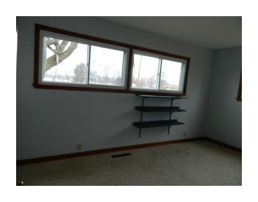 6403 Springfield Jamestown Road Springfield, OH 45502 - Photo 9 of 11