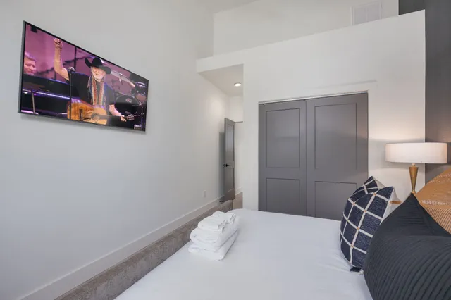 $6,995 | 1007 Summit Avenue, Unit 2, Nashville, TN 37203