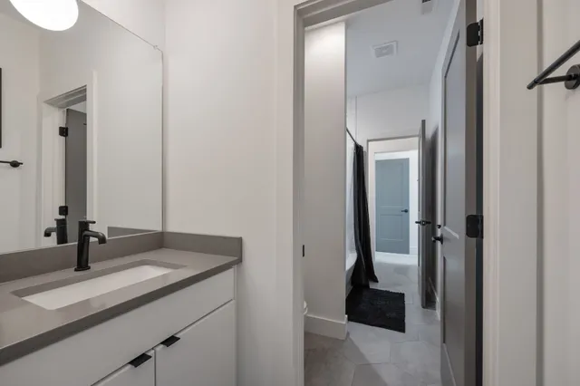 $6,995 | 1007 Summit Avenue, Unit 2, Nashville, TN 37203