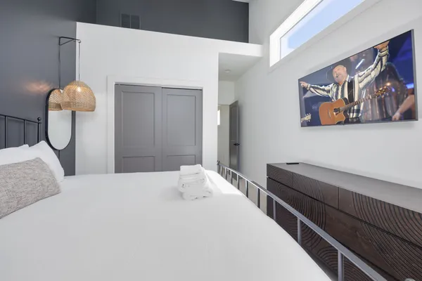 $6,995 | 1007 Summit Avenue, Unit 2, Nashville, TN 37203