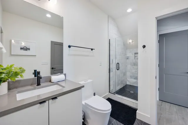 $6,995 | 1007 Summit Avenue, Unit 2, Nashville, TN 37203