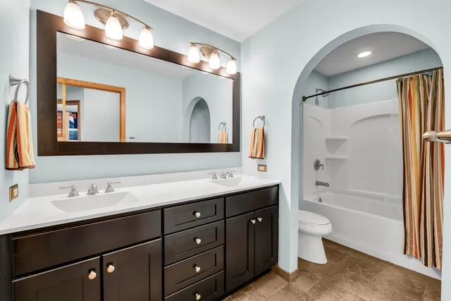 $589,900 | 66 Timberline Drive, Lemont, IL 60439