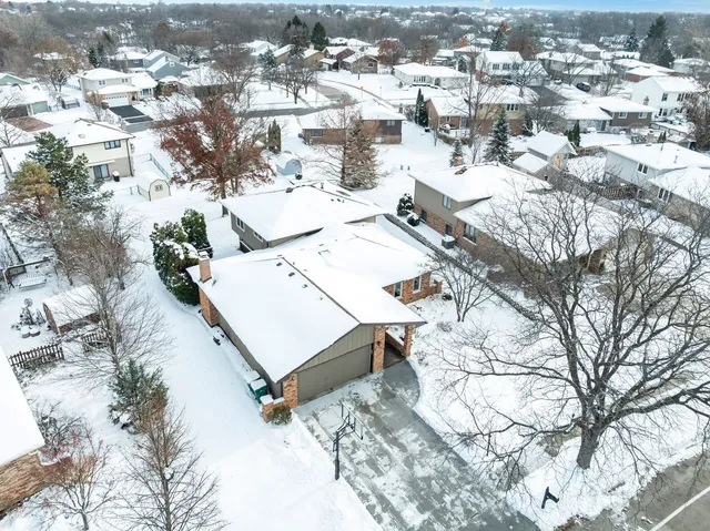 $589,900 | 66 Timberline Drive, Lemont, IL 60439