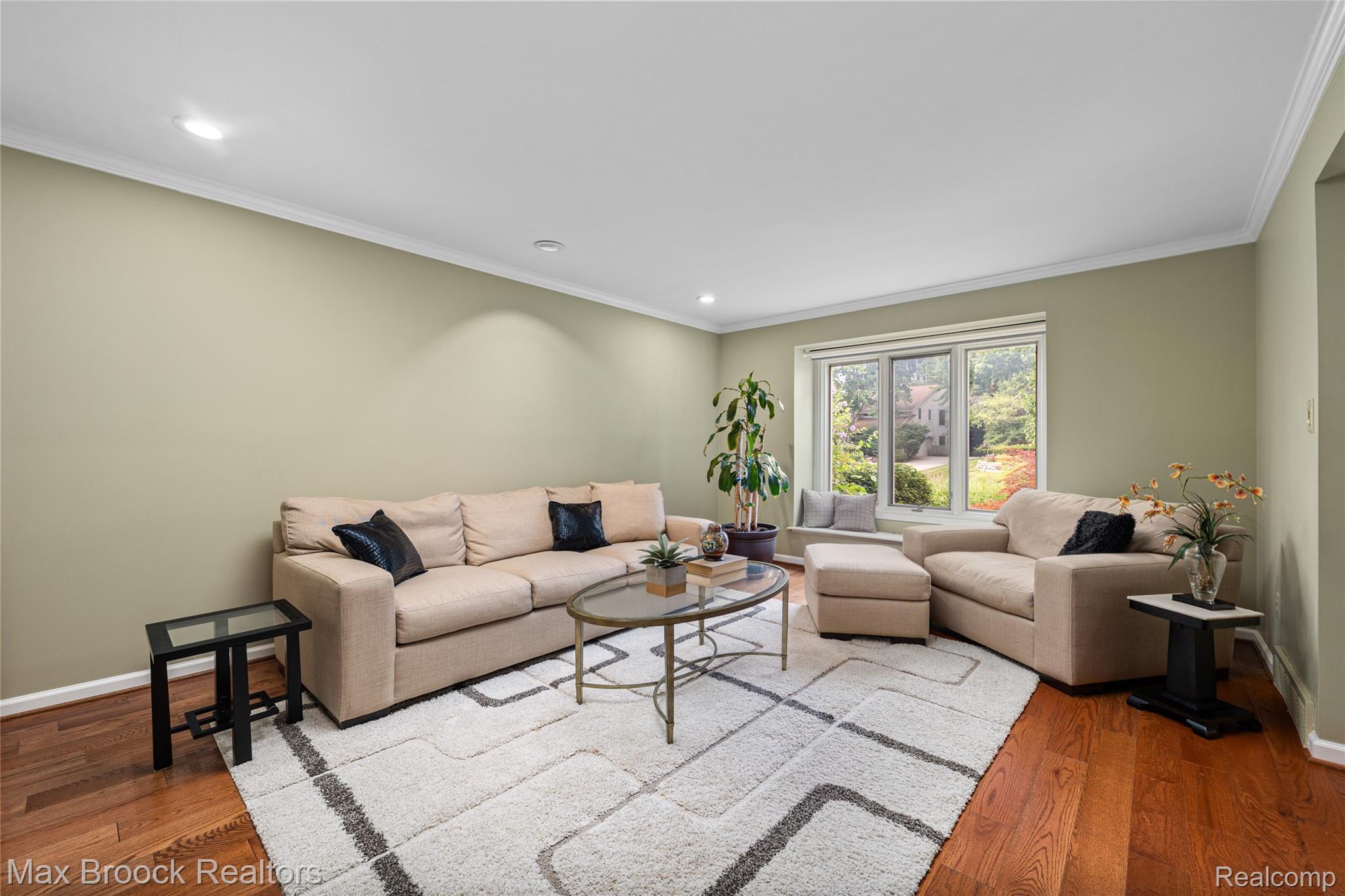 2801 Baltane Road West Bloomfield, MI 48323 - Photo 13 of 34 Living Room