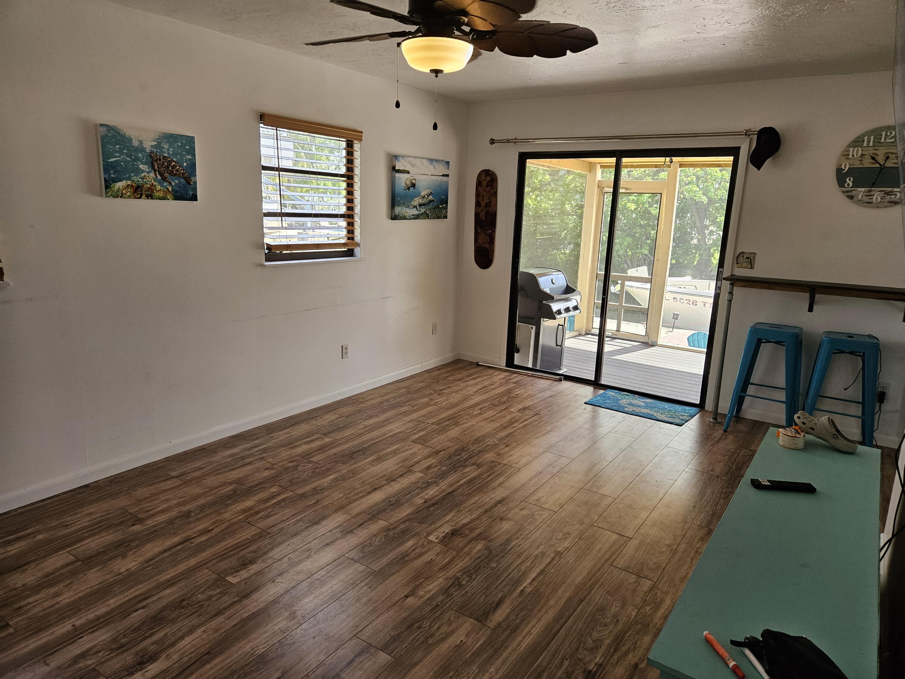 711 State Road, Unit 4A Summerland Key, FL 33042 - Photo 8 of 28 living room