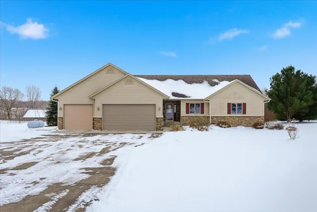 $450,000 | W2877 776th Ave Spring Valley, Spring Valley, WI 54767