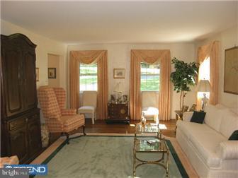 108 Dunns Cove Road Media, PA 19063 - Photo 2 of 12 Living Room