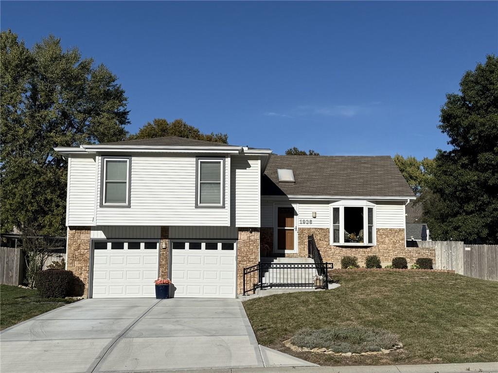 1936 East Stratford Road Olathe, KS 66062 - Photo 1 of 1