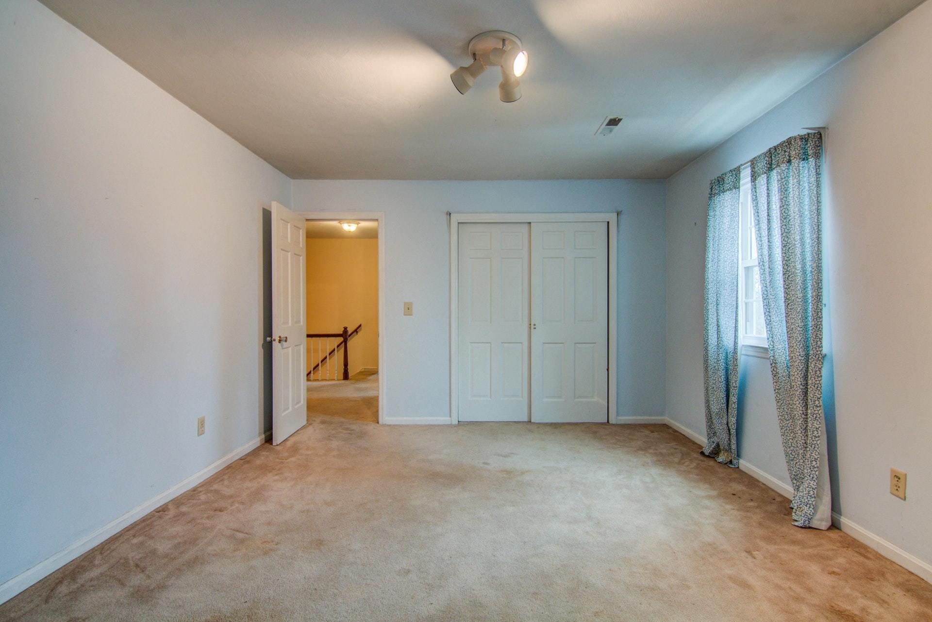 2506 Sharmar Road Roanoke, VA 24018 - Photo 23 of 37 023-261199-IMG_9917_18_19_20_21_6034069