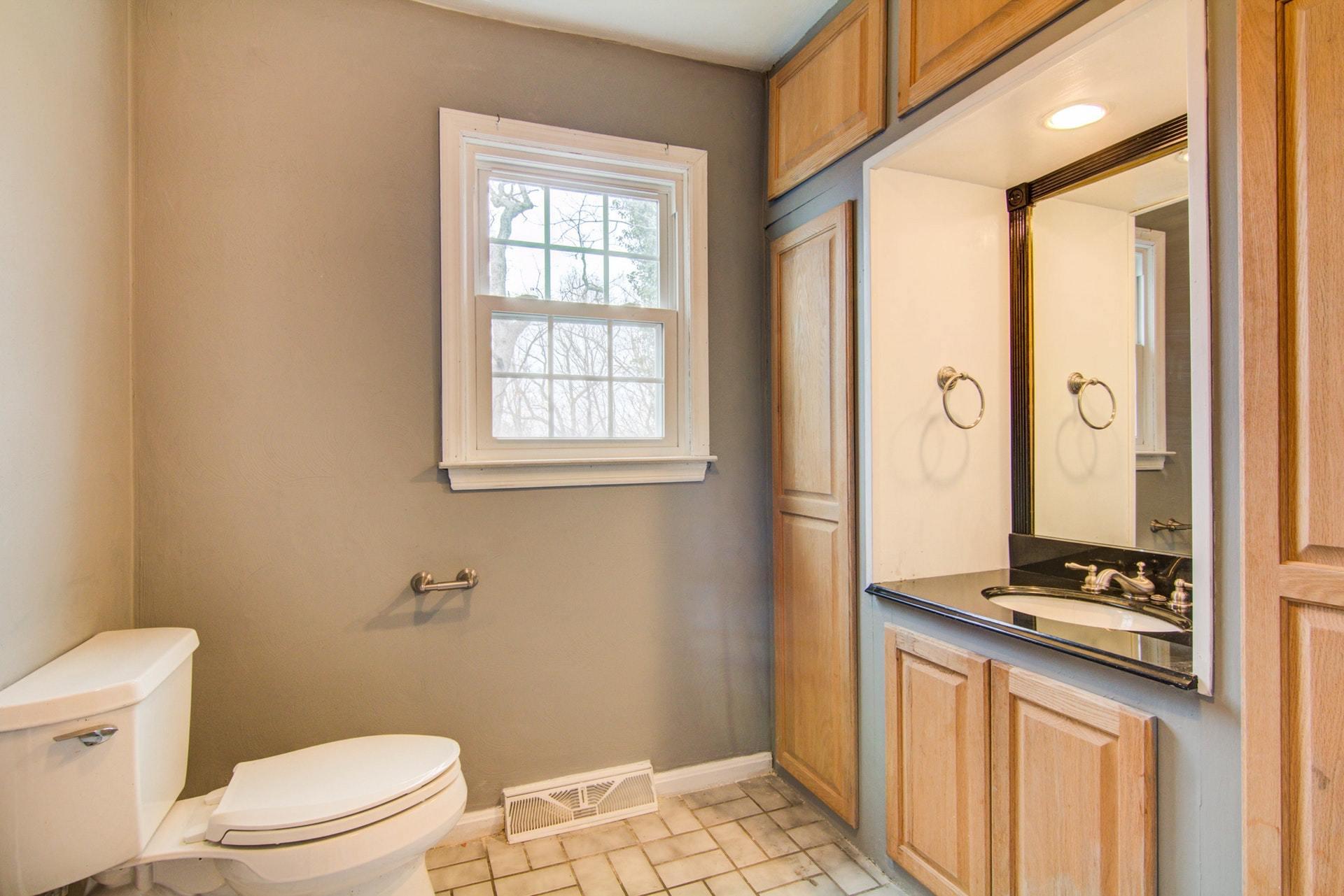2506 Sharmar Road Roanoke, VA 24018 - Photo 10 of 37 010-261199-IMG_9852_3_4_5_6_6034056