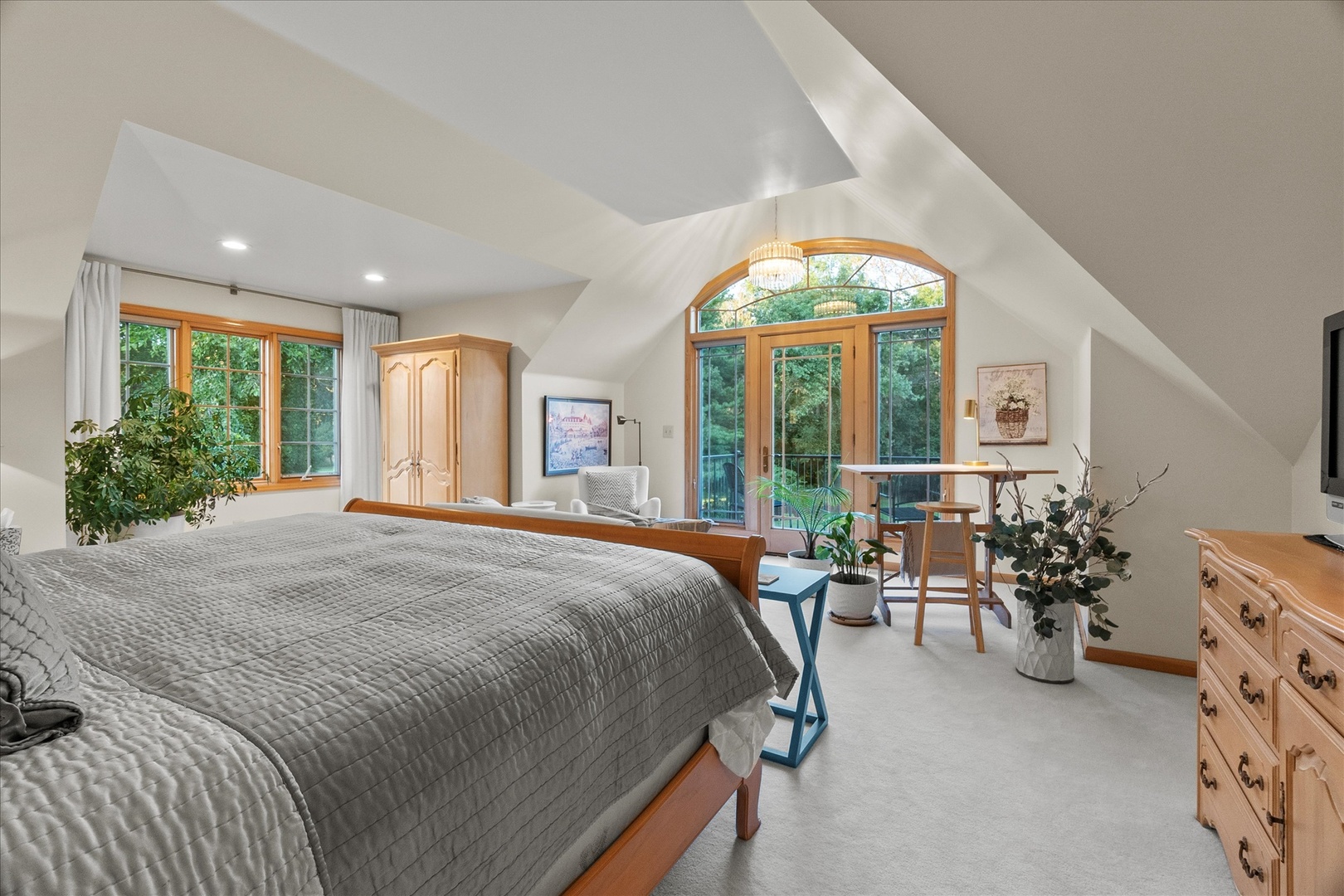 3218 Opengate Road Crystal Lake, IL 60012 - Photo 18 of 60 a bed room with a bed and a large window