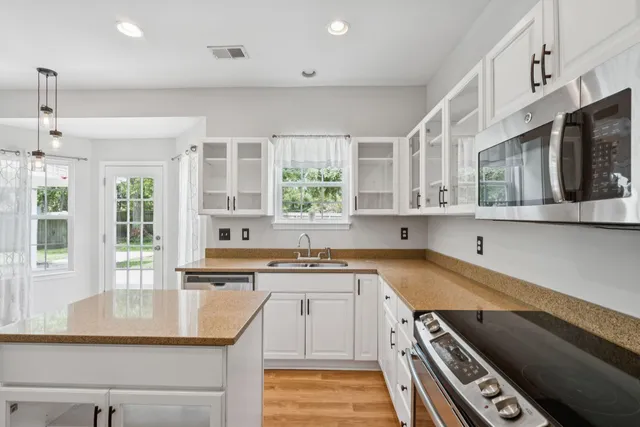 $389,900 | 109 Thomaston Avenue, Summerville, SC 29485