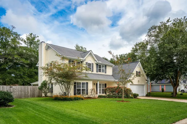 $389,900 | 109 Thomaston Avenue, Summerville, SC 29485