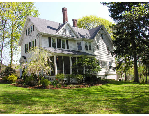 233 Maynard Road Framingham, MA 01701 - Photo 3 of 23 Gallery Image 3
