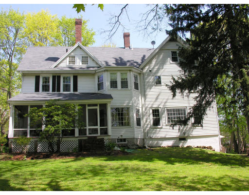 233 Maynard Road Framingham, MA 01701 - Photo 4 of 23 Gallery Image 4