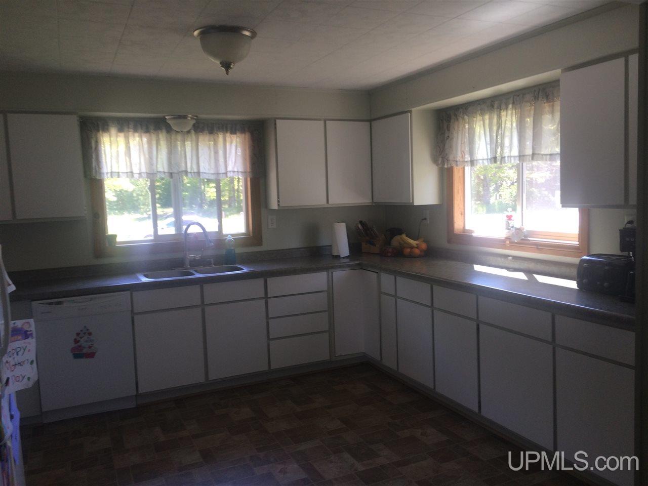 7013 M 5 Escanaba, MI 49829 - Photo 2 of 22