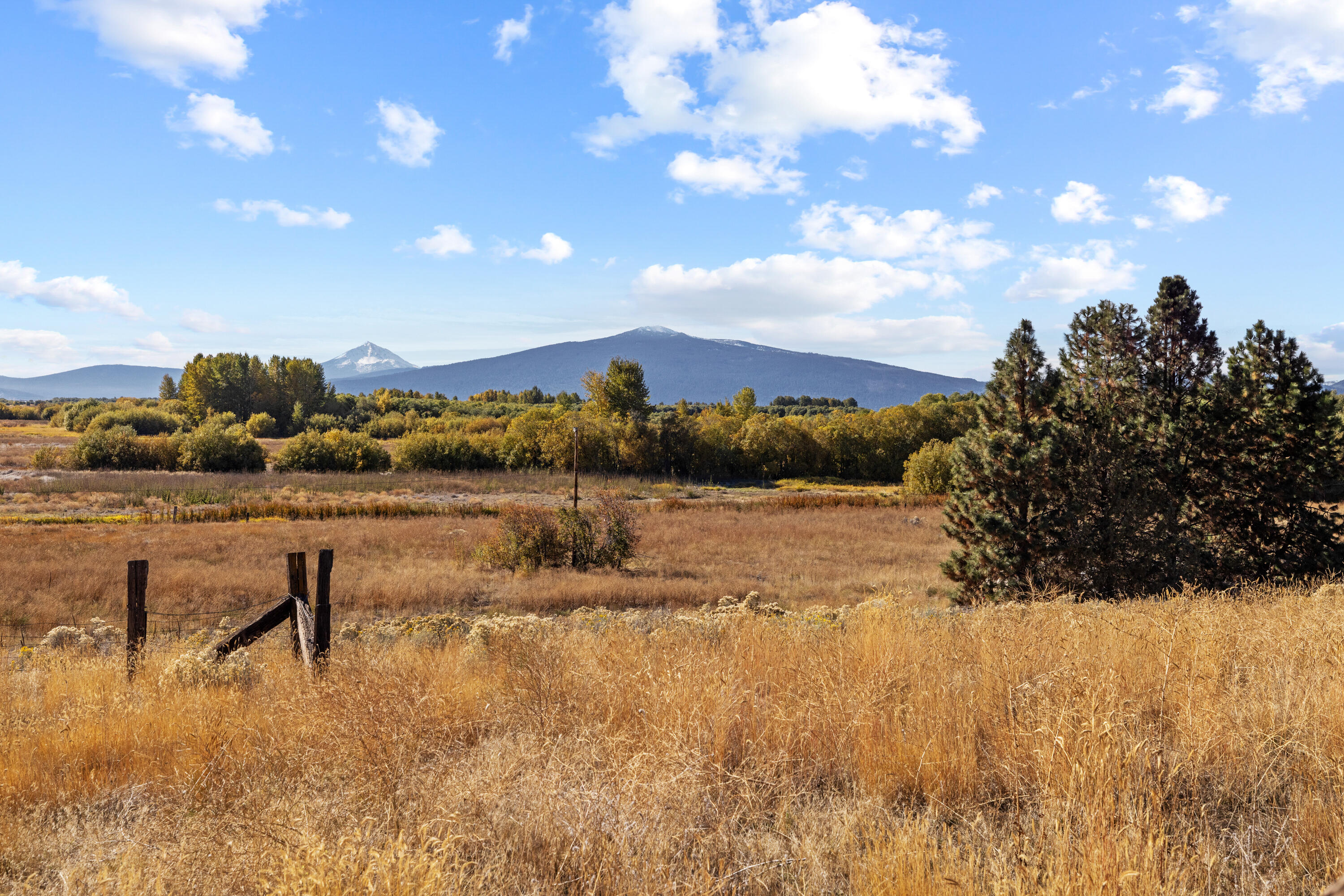32486 Modoc Point Road Chiloquin, OR 97624 - Photo 102 of 135 32490 Modoc Point Rd-102