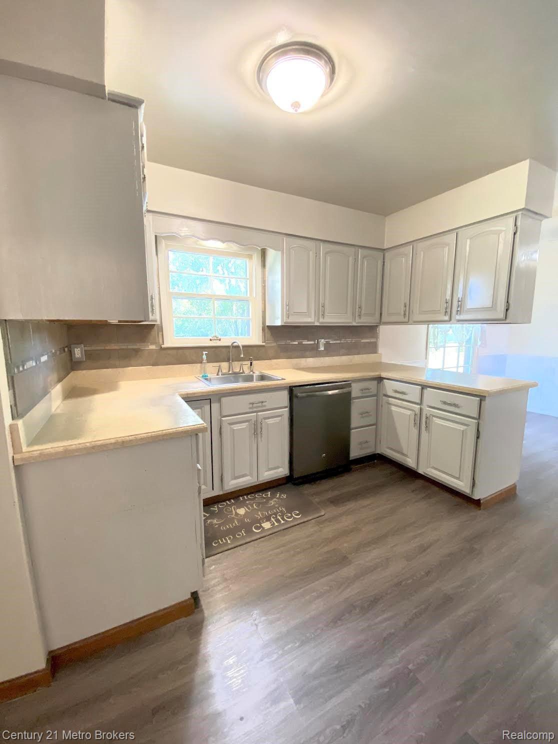 2464 North Irish Road Davison, MI 48423 - Photo 5 of 20 E967EEBE-D803-45D6-8F1F-9782ADAFE35B.jpeg