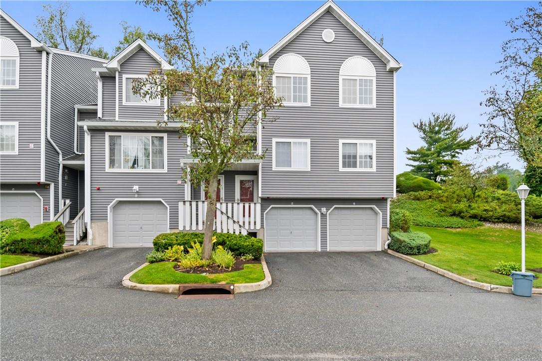4 Eagle Ridge Way Nanuet, NY 10954 - Photo 1 of 1 Front Entrance