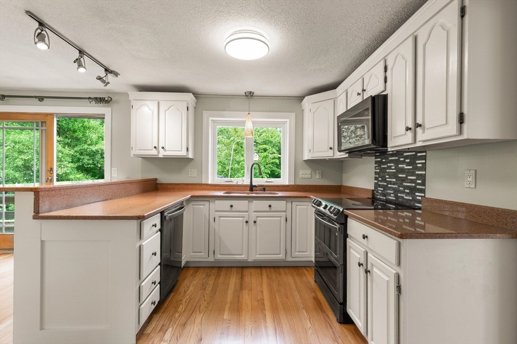50 Farm Hill Road Wrentham, MA 02093 - Photo 13 of 42