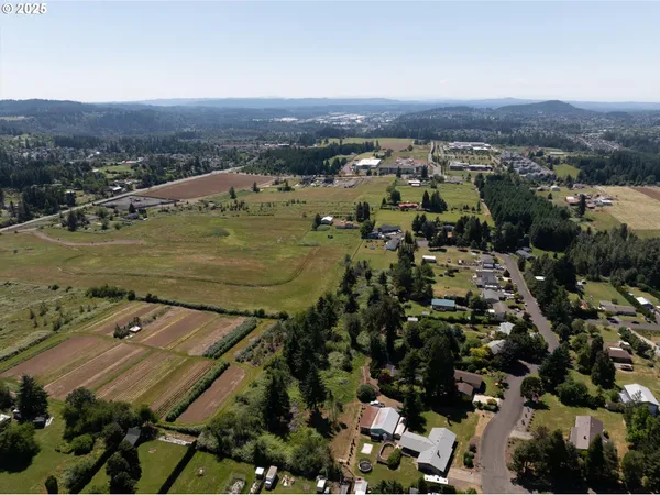$450,000 | Southeast Armstrong Circle, Damascus, OR 97089