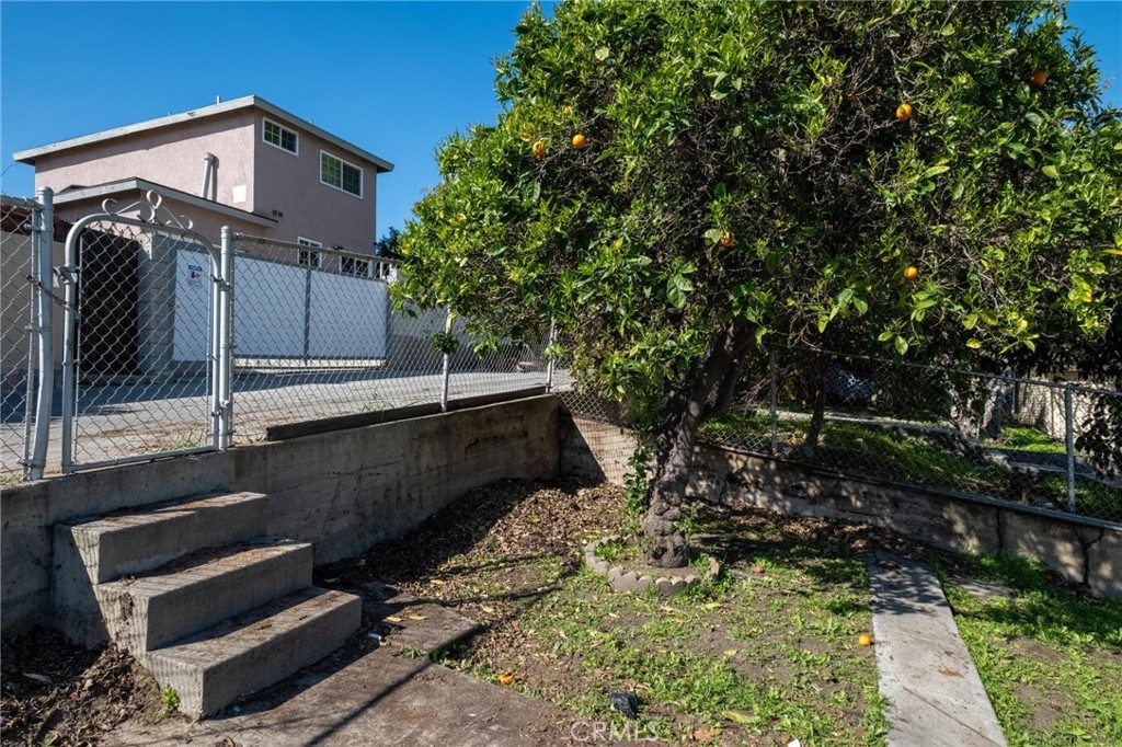 659 West 3rd Street San Pedro, CA 90731 - Photo 34 of 38 a view of a backyard with sitting area