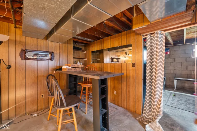 $205,900 | 11420 Highway 32, Yorktown, IN 47396