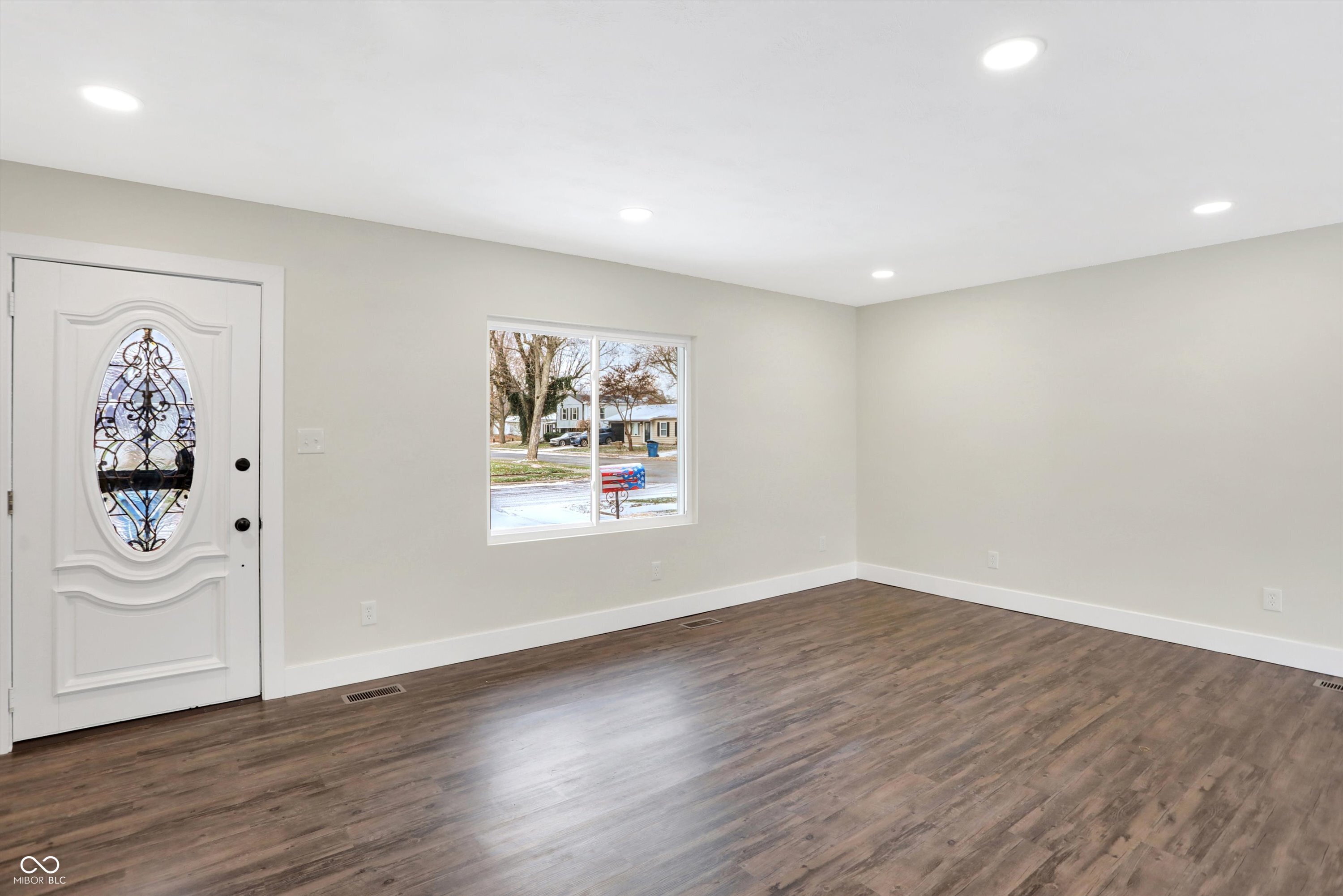 8327 Crousore Road Indianapolis, IN 46219 - Photo 3 of 23 Gallery Image 3