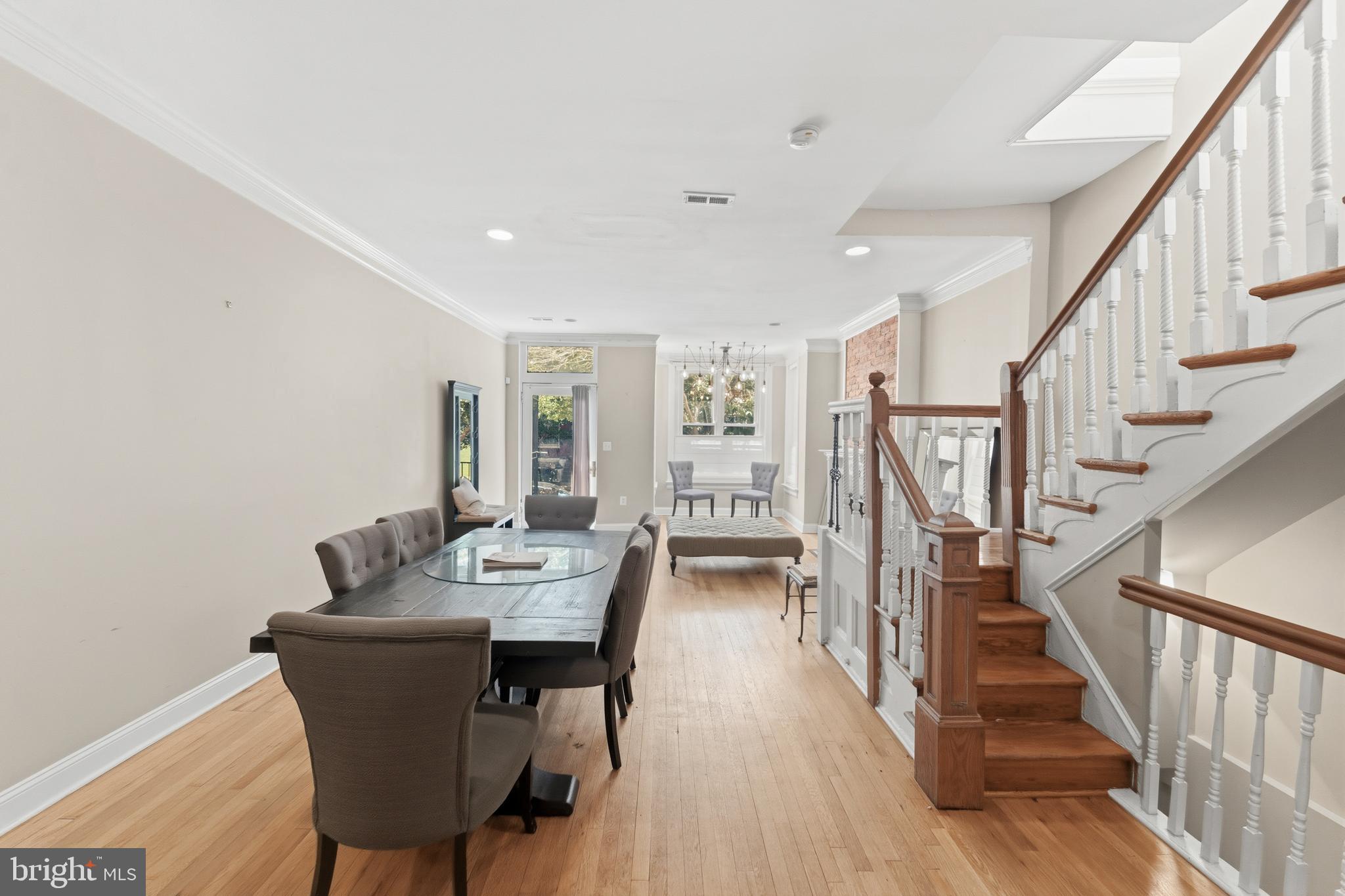 11 R Street Northwest, Unit 1 Washington, DC 20001 - Photo 5 of 32 Dinning