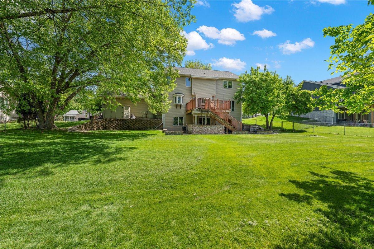 139 Ridge Way Mahtomedi, MN 55115 - Photo 29 of 30