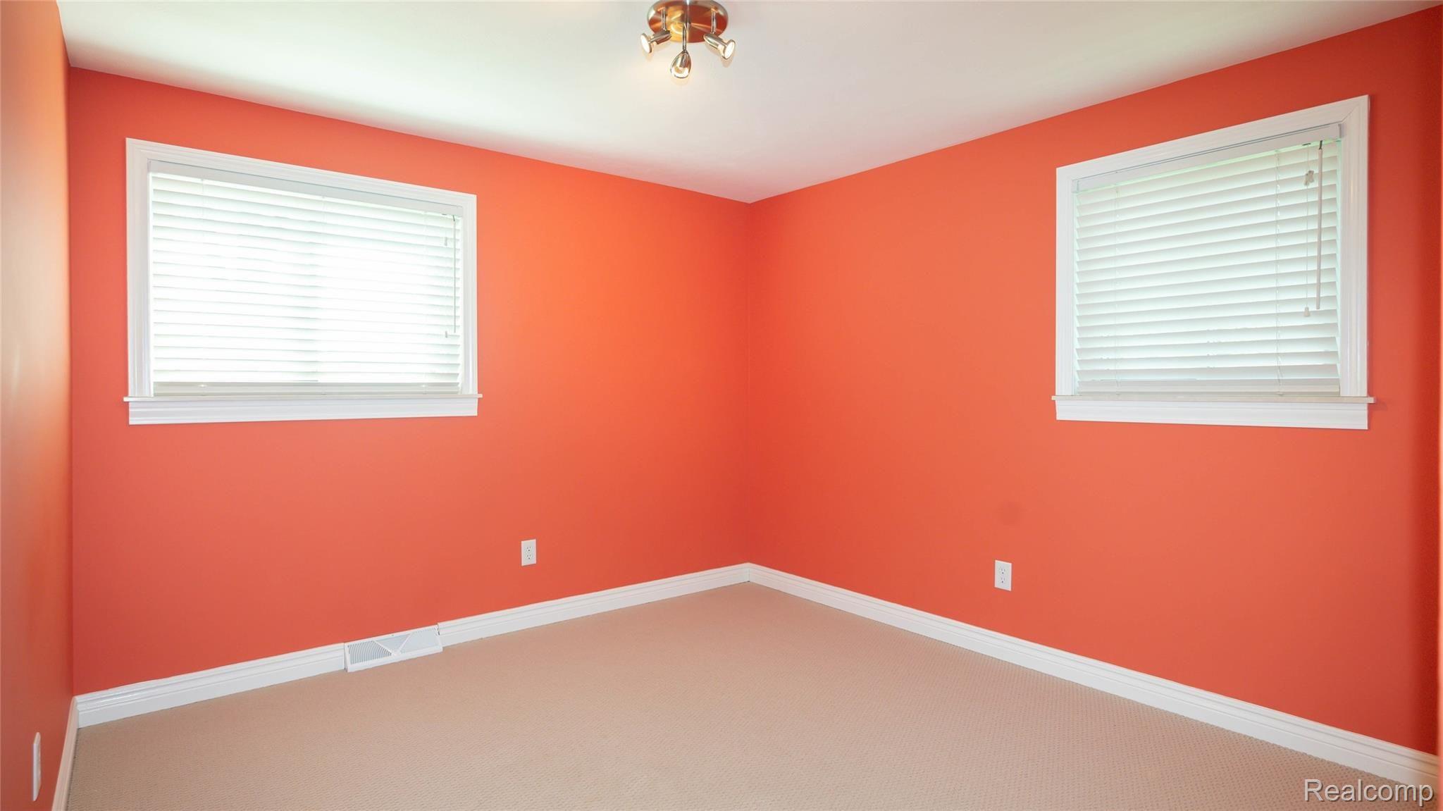 3317 McClure Road Troy, MI 48084 - Photo 17 of 50 028_0 - Copy.jpg