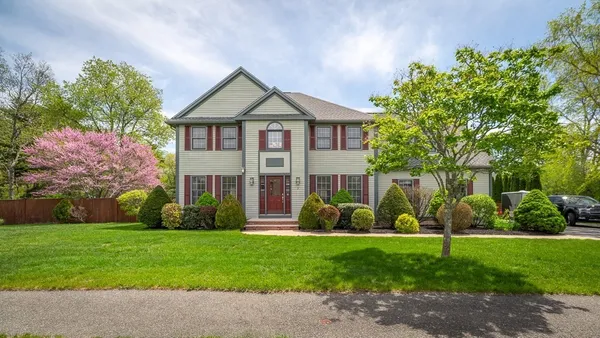 $1,367,000 | 3 Meeting Pl Circle, Beverly, MA 01915