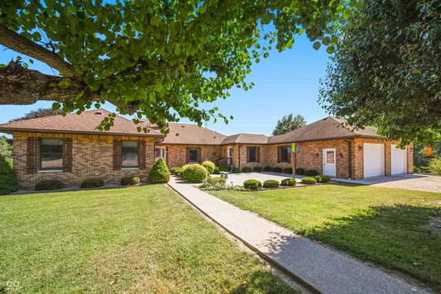 $999,900 | 6813 East Co Road 200 North, Greensburg, IN 47240