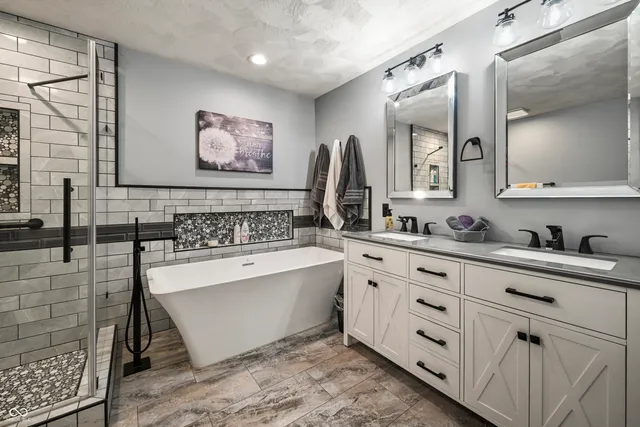 $999,900 | 6813 East Co Road 200 North, Greensburg, IN 47240