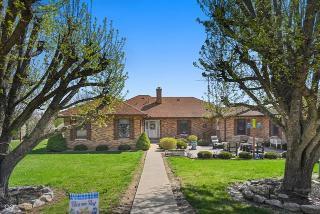 $999,900 | 6813 East Co Road 200 North, Greensburg, IN 47240